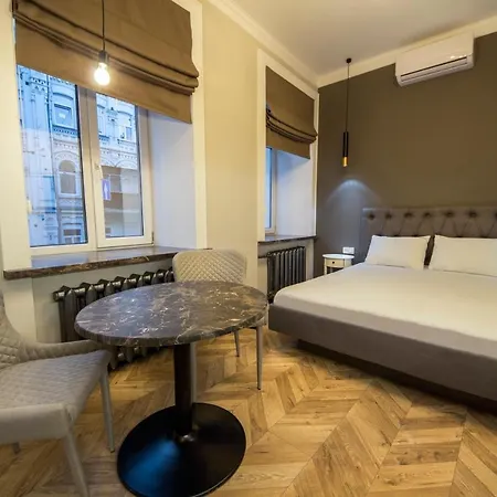 Dayflat Apartments On Mykhailivs'Ka Kyiv Exterior photo