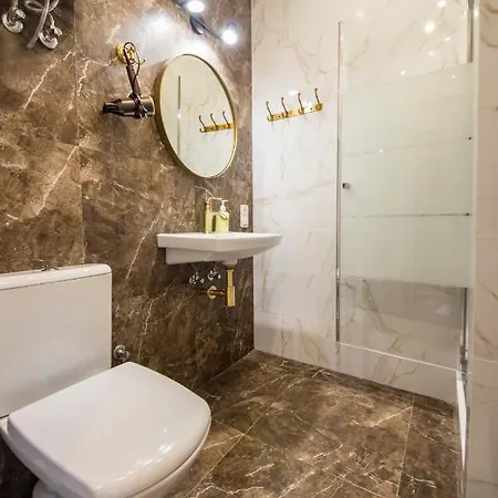 Dayflat Apartments On Mykhailivs'Ka Kyiv Exterior photo