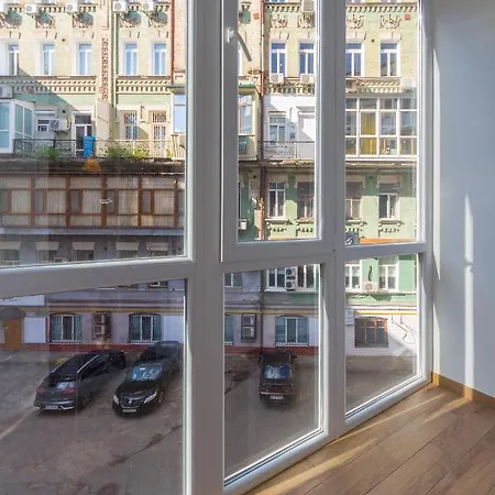 Dayflat Apartments On Mykhailivs'Ka Kyiv Exterior photo
