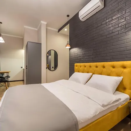 Dayflat Apartments On Mykhailivs'Ka Kyiv Exterior photo