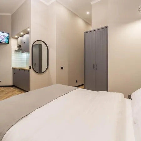 Dayflat Apartments On Mykhailivs'Ka Kyiv Exterior photo