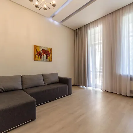 Dayflat Apartments On Mykhailivs'Ka Kyiv Exterior photo