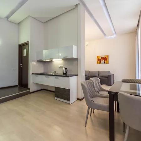 Dayflat Apartments On Mykhailivs'Ka Kyiv Exterior photo
