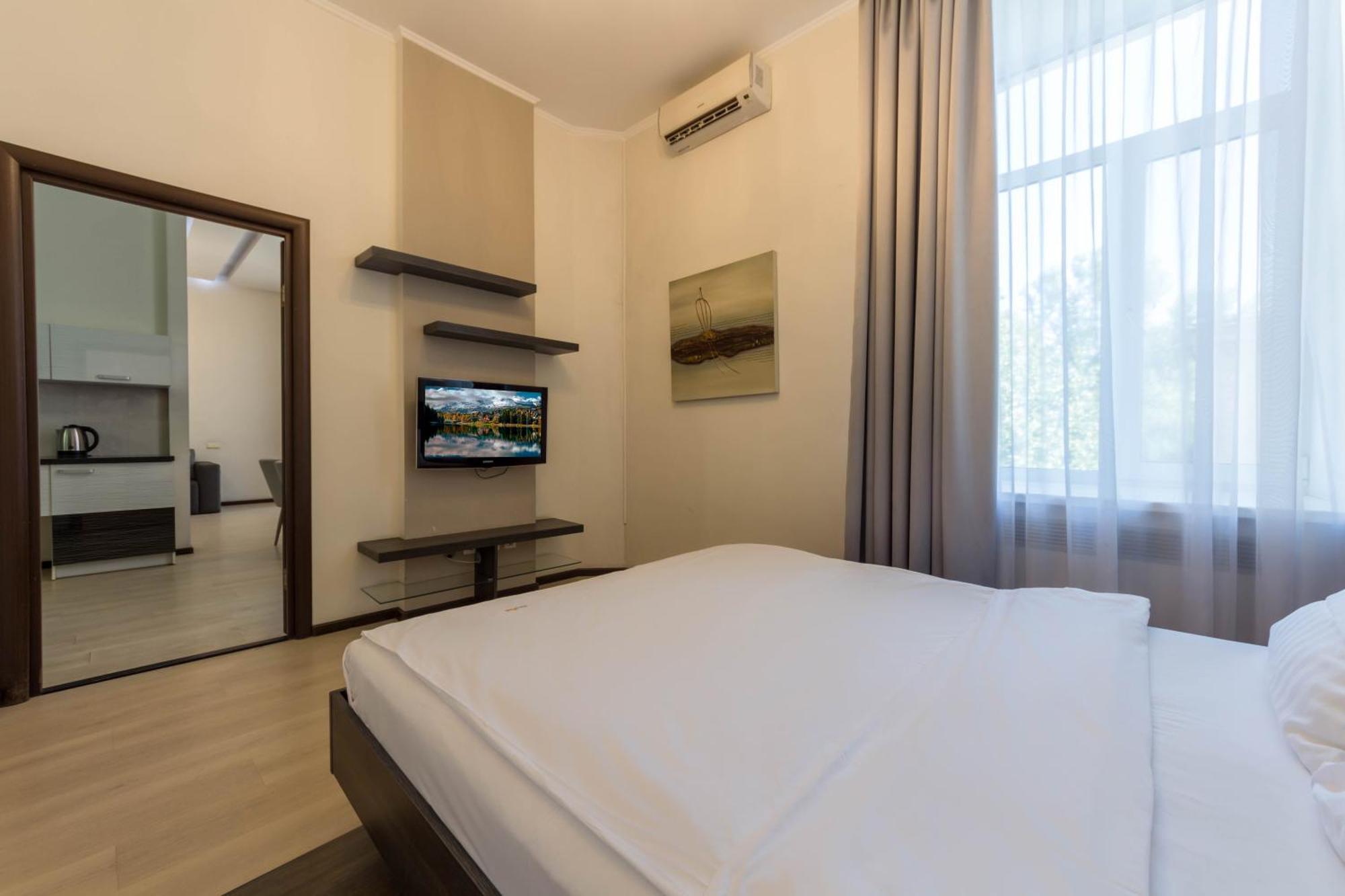 Dayflat On Mykhailivs'ka Apartment